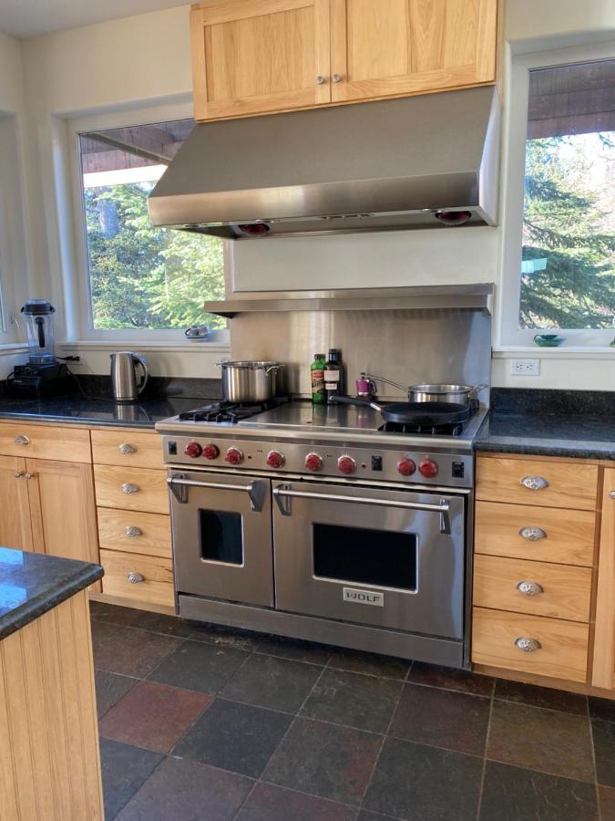 Frenchy'S Adventure Bed And Breakfast Anchorage Luaran gambar