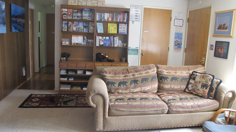 Frenchy'S Adventure Bed And Breakfast Anchorage Luaran gambar